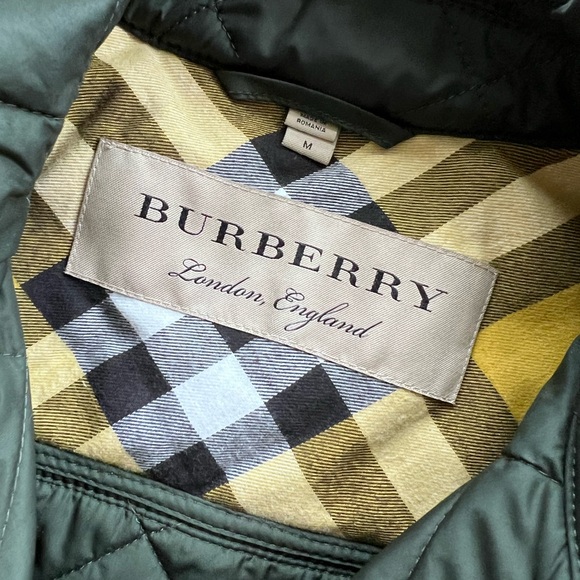 Burberry Dark Green Quilted Jacket with Yellow Collar - Picture 4 of 8